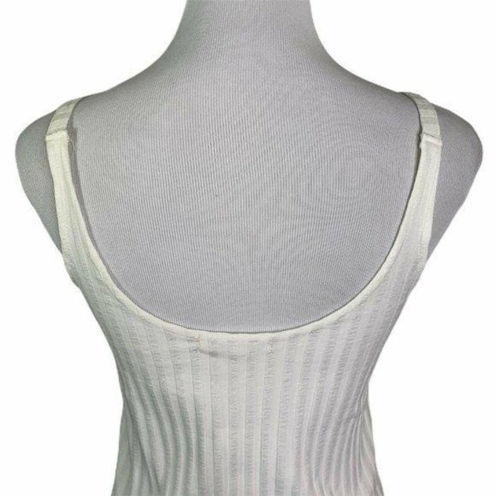 Evolutionary Ribbed Stretch Shell Loop Top - Picture 7 of 9